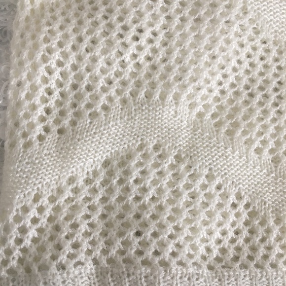 💥Host Pick💥Love Riche Open Knit Cropped Sweater Size Medium - Picture 6 of 7